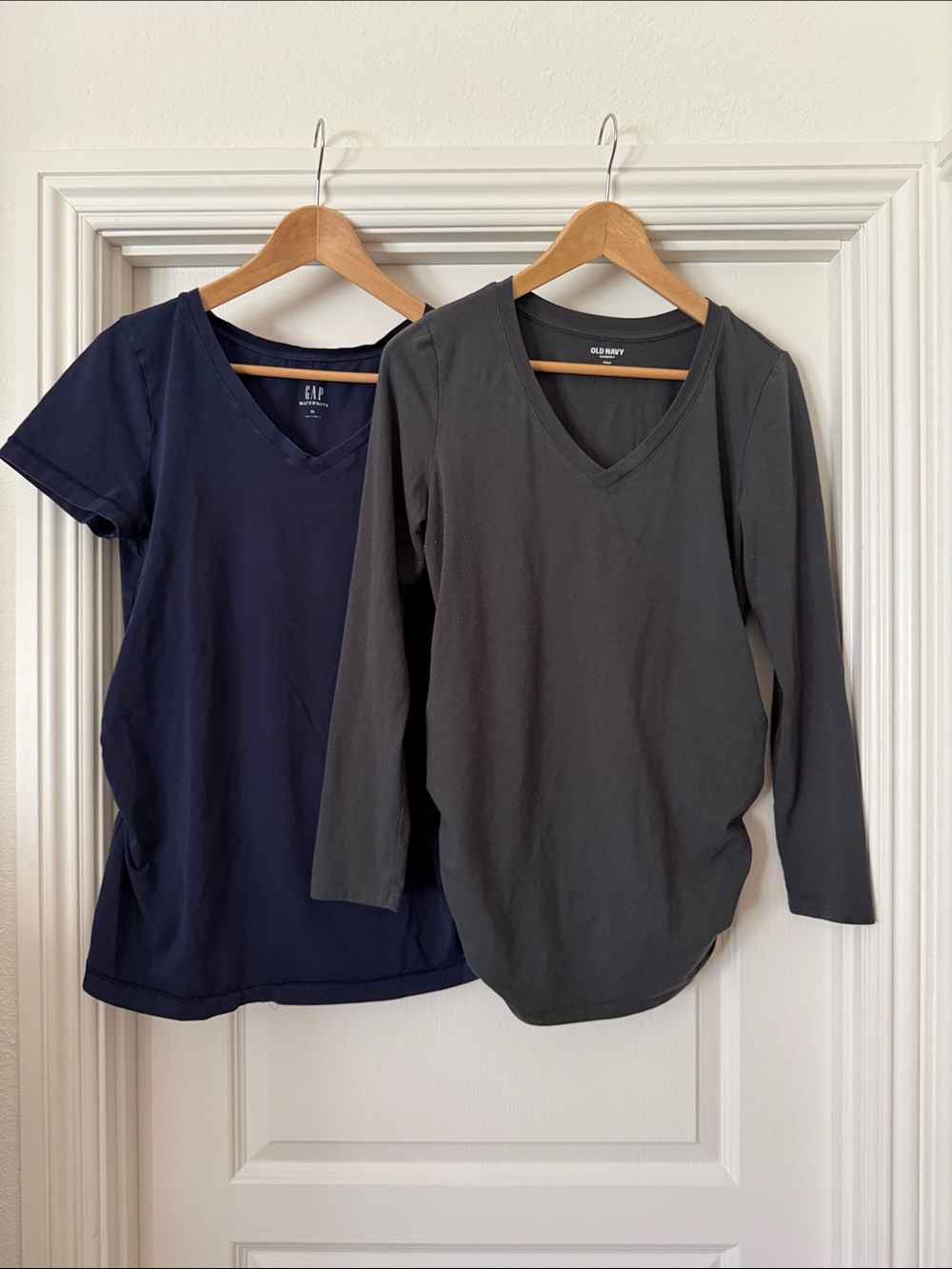 GAP Maternity Navy V-Neck Short Sleeve Tee